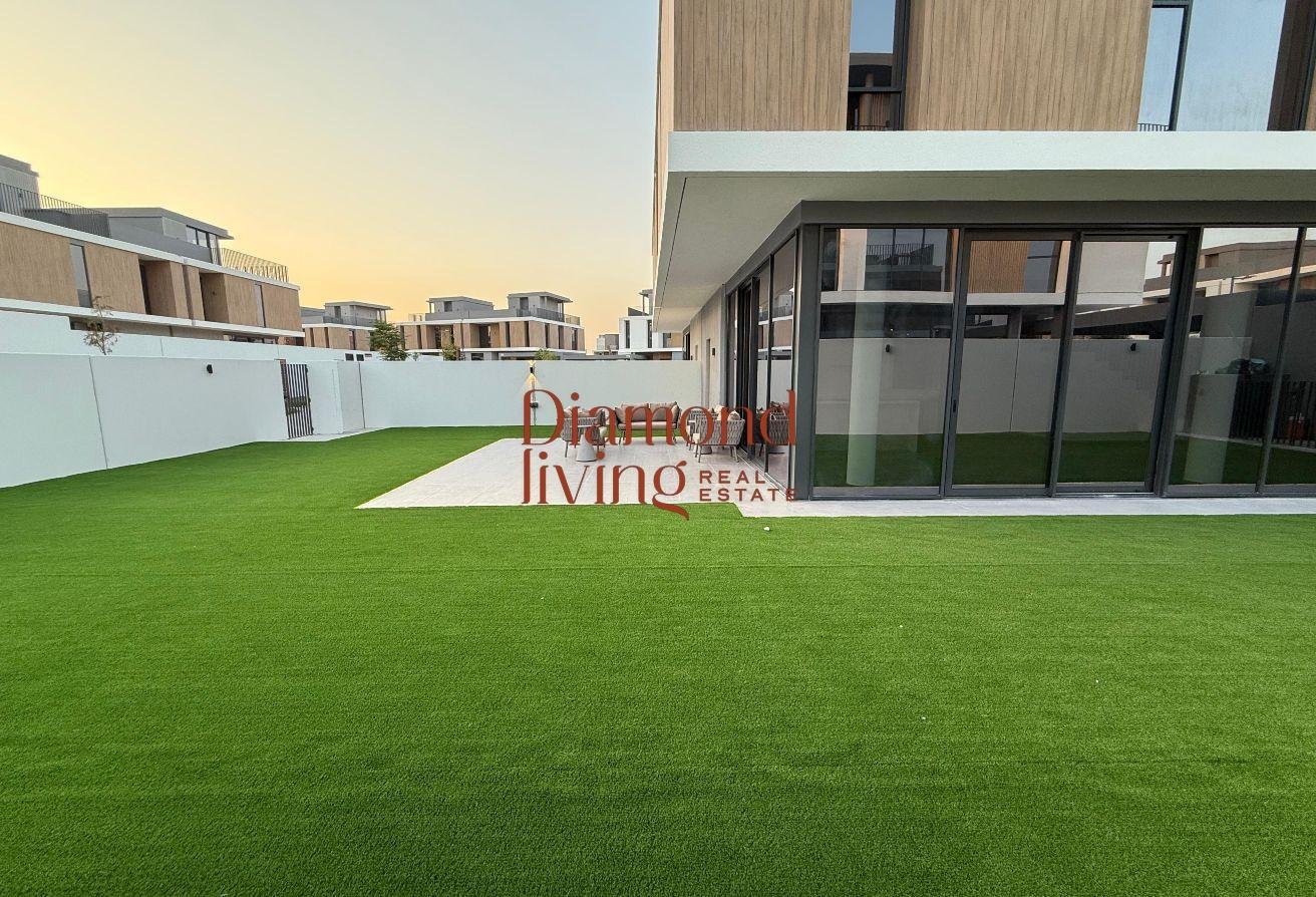 Exclusive Corner Unit | Bigger Plot | Brand New