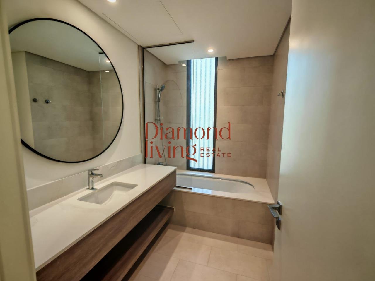 Vacant | Park View | Modern Layout