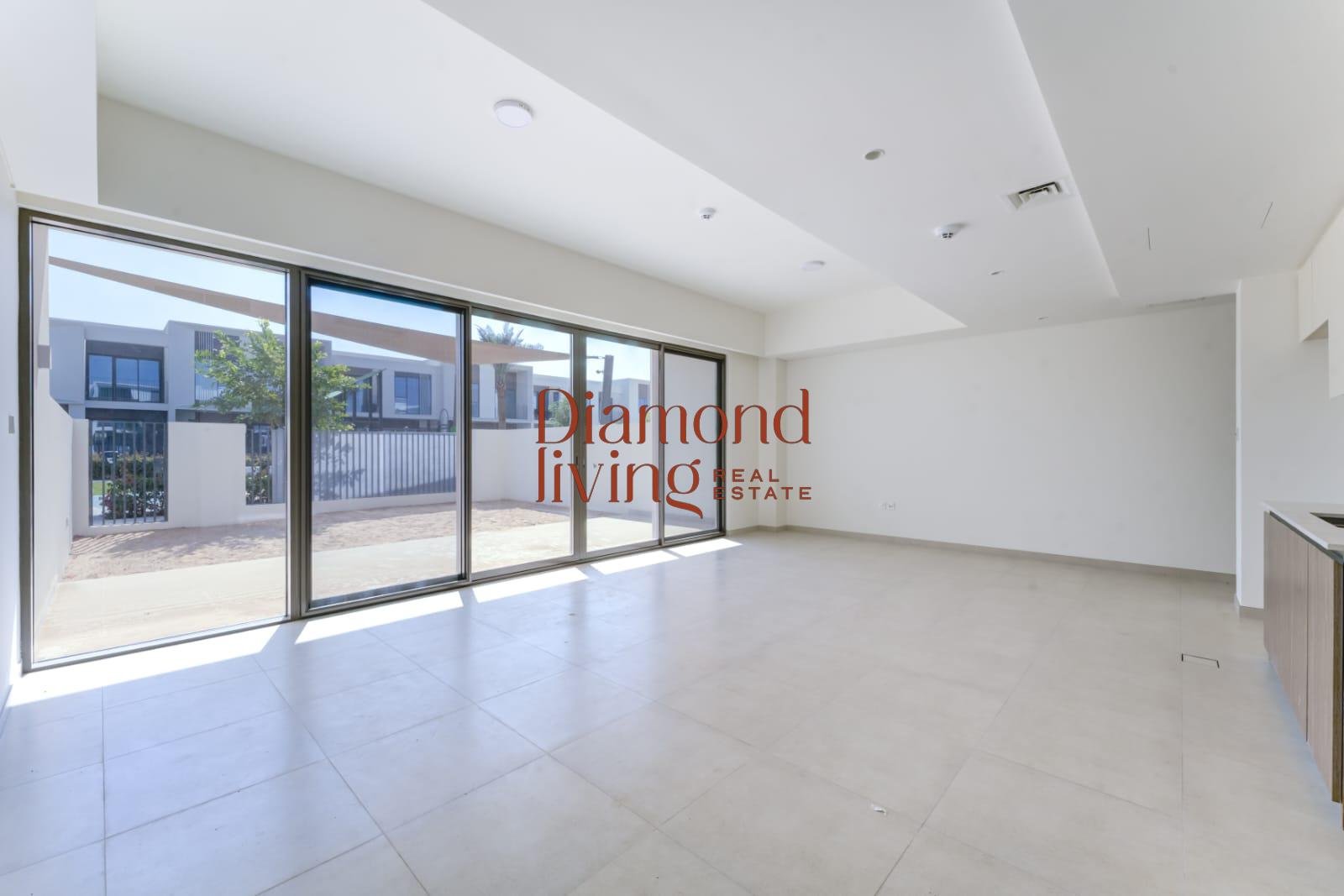 Exclusive | Single Row | Internal Location