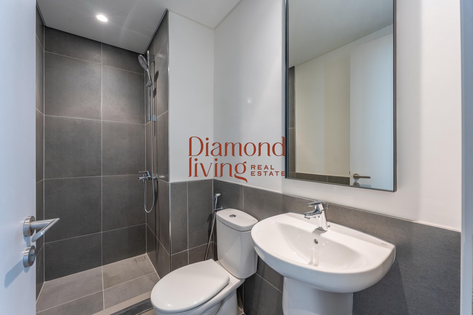Brandnew | Luxurious  | Landscaped